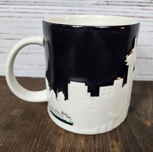 STARBUCKS 3D Seattle Skyline Mug Collectors Series 2012 - Picture 3 of 6